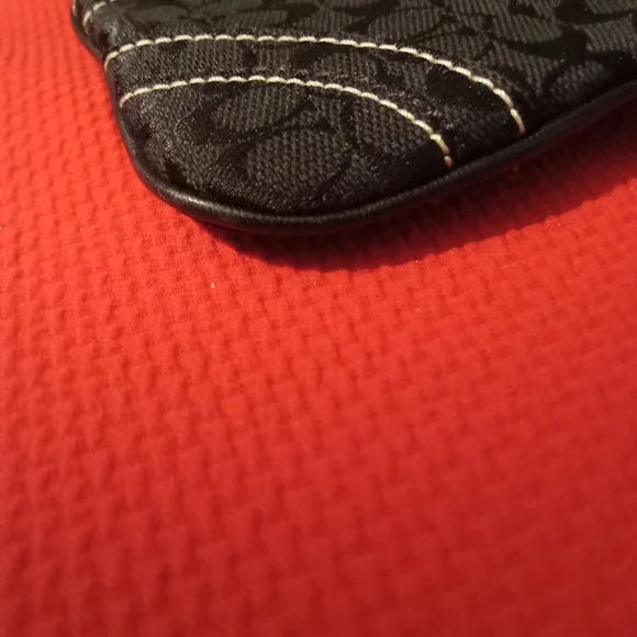 Black Coach Wristlet EUC - Picture 7 of 7